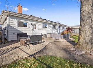 701 N Kennicott Ave, Arlington Heights, IL 60004