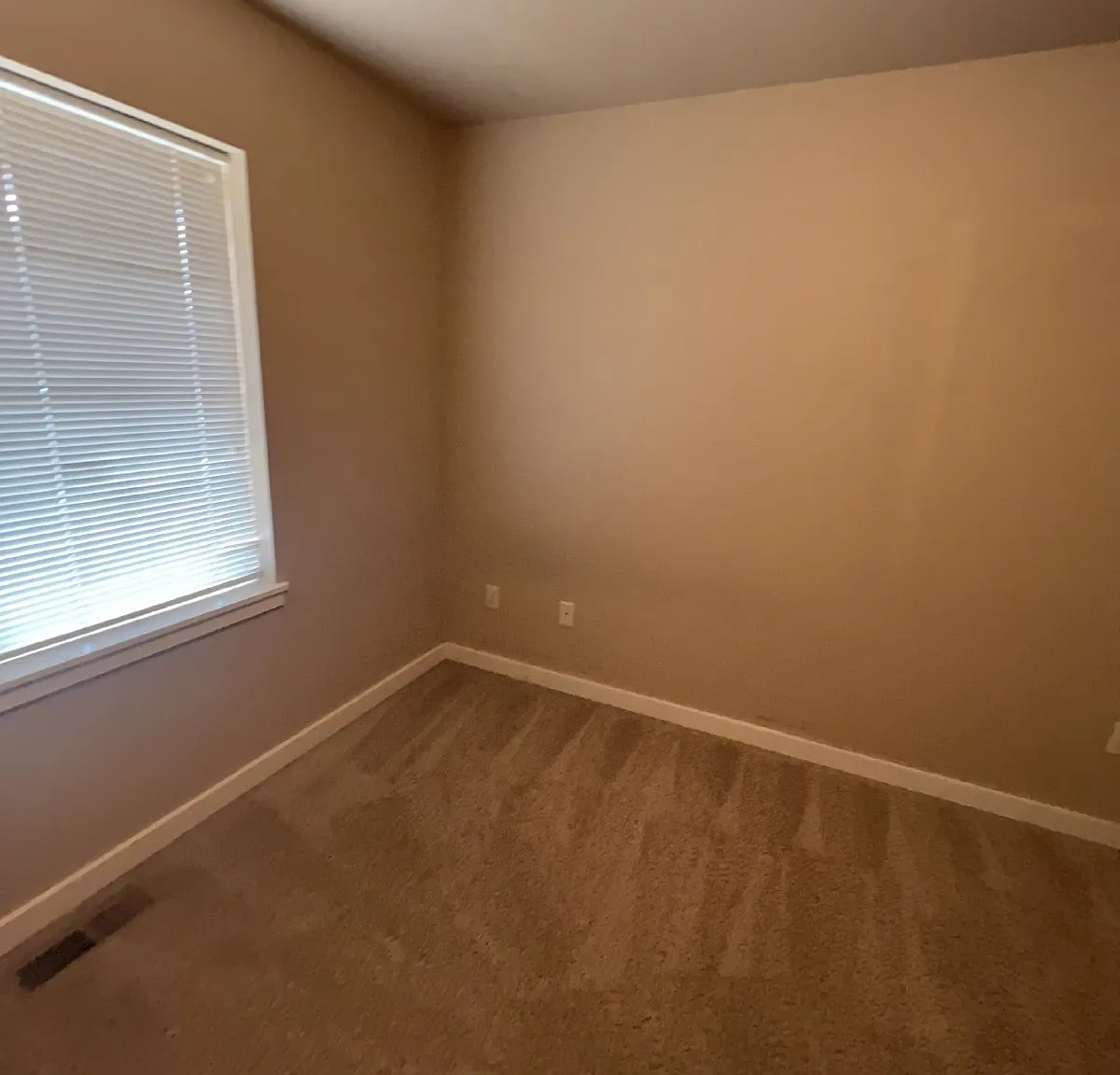 3 bed, 2.0 bath, $2,500 — Photo 2