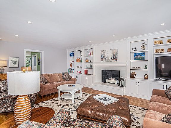 4th image of 3636 Old Orchard Dr