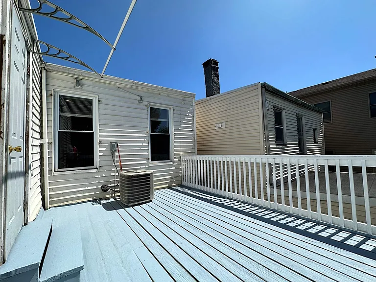 125 Zabriskie St #2 — Photo 21
