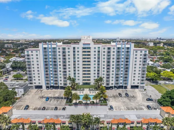 3000 Coral Way APT 1110, Miami, FL 33145