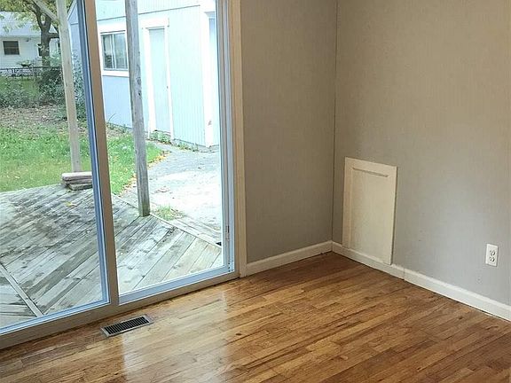 5th image of 35181 Sansburn St