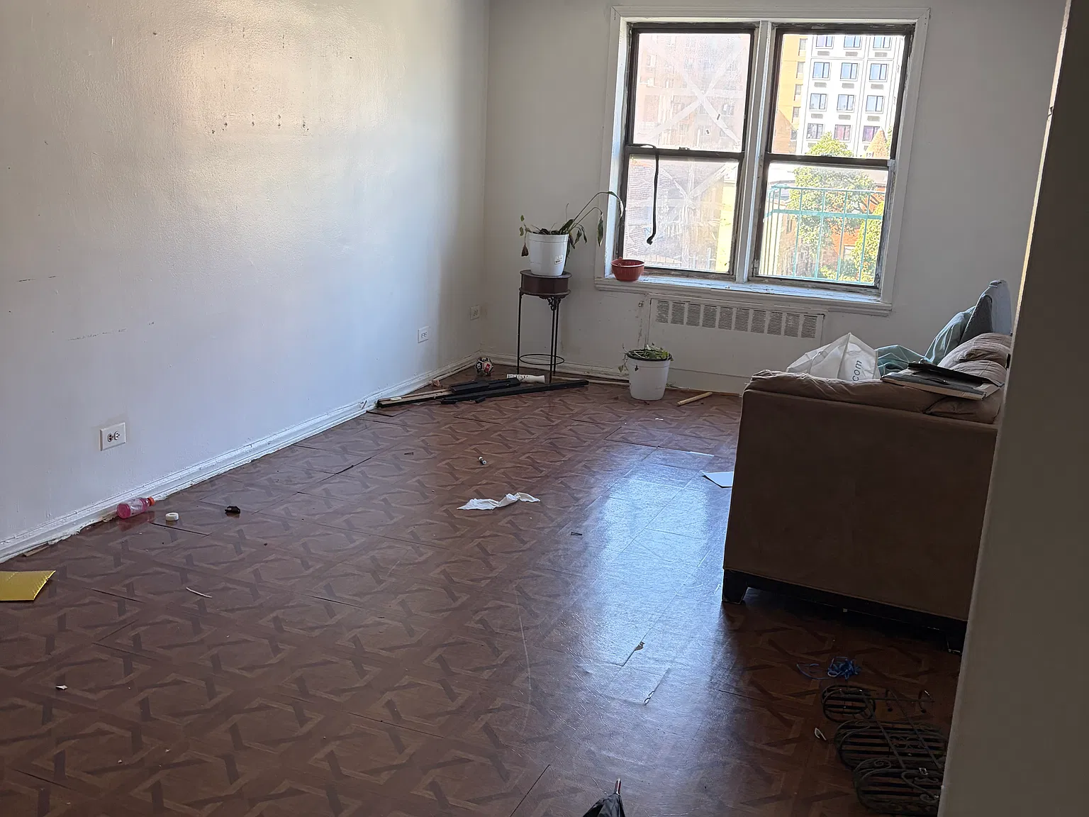 3 bed, 1.5 bath, 1400 sqft, $2,535 — Photo 2