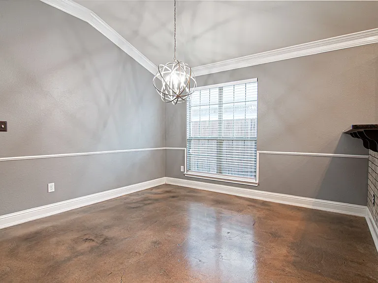 5705 Champions Dr — Photo 8