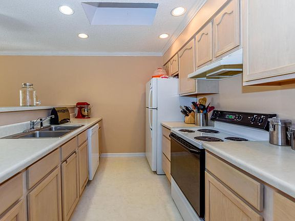5th image of 1973 Locarno Dr