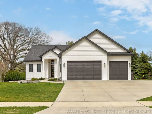 1509 Ponstein Dr, Hudsonville, MI 49426