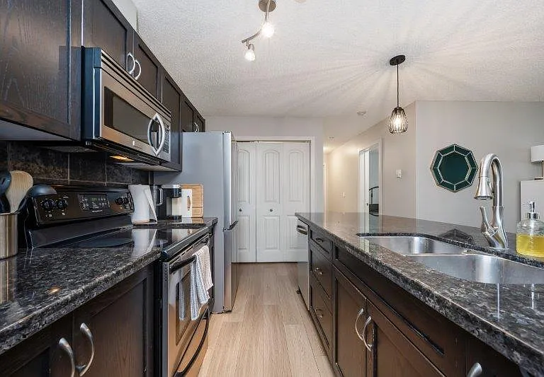 220 Village Ter SW #2 — Photo 9