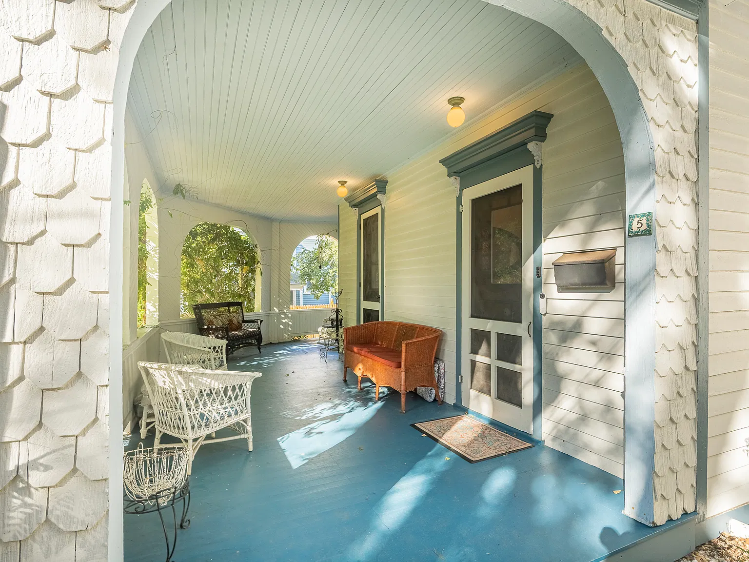 4 bed, 3000 sqft, $4,975 — Photo 2