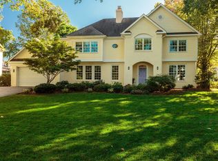 6923 River Oaks Dr, Mc Lean, VA 22101