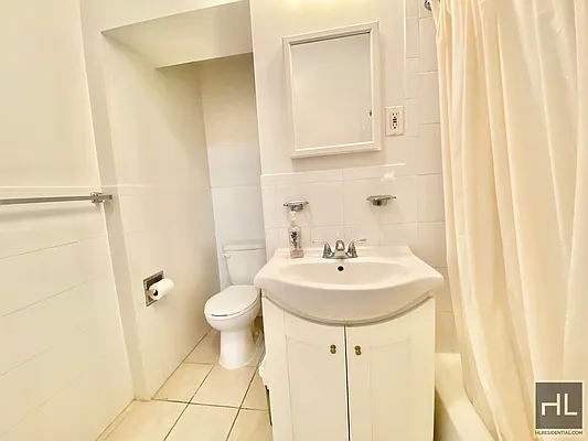 Rented by Highline Residential | media 7