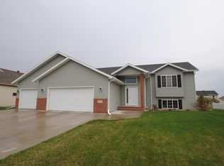 511 9th St NE, Dilworth, MN 56529