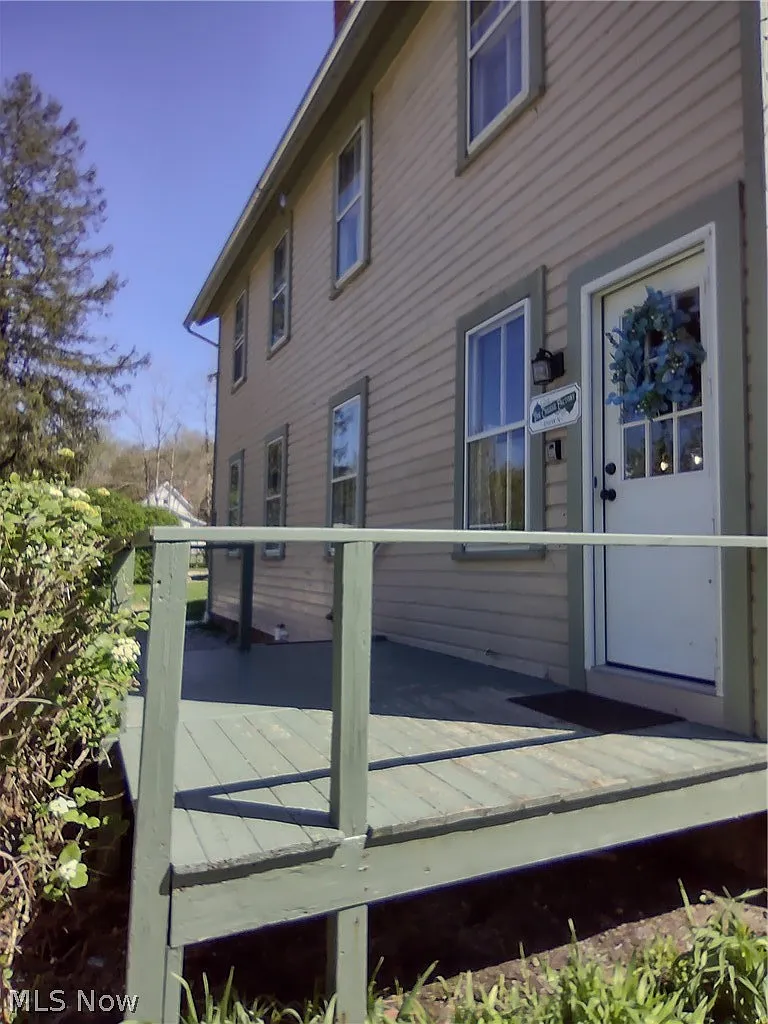 2 bed, 1.0 bath, 980 sqft, $1,800 — Photo 1