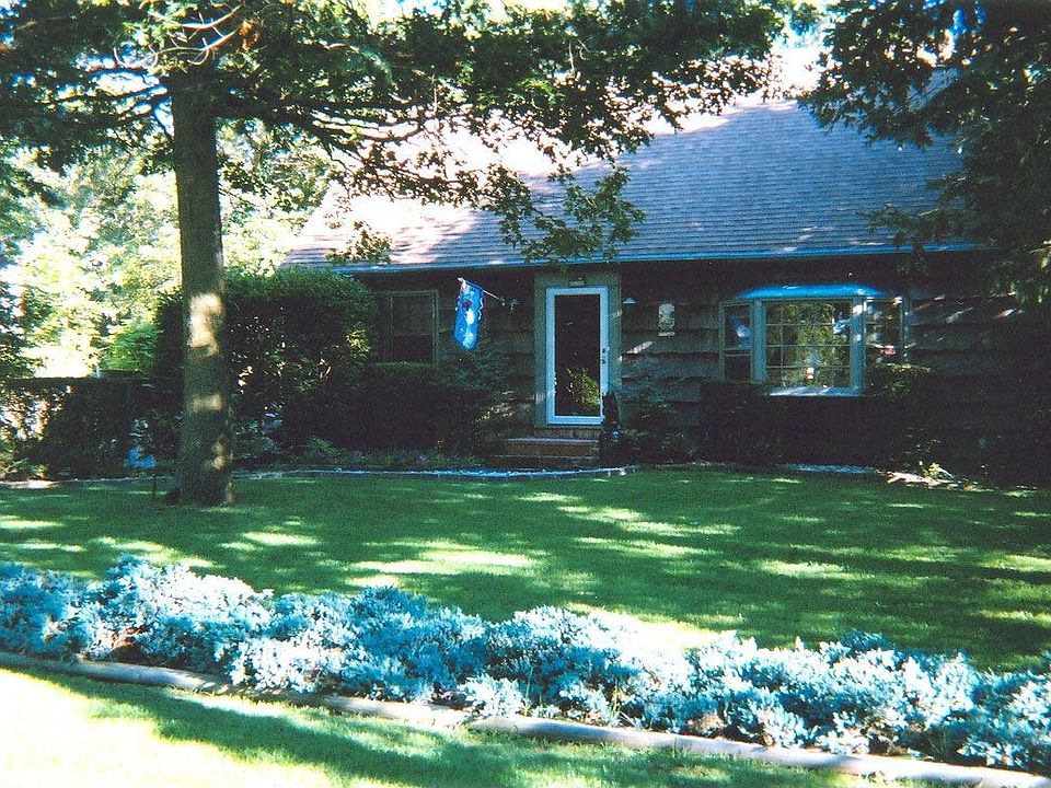 250 Peconic St, Ronkonkoma, NY 11779 Zillow