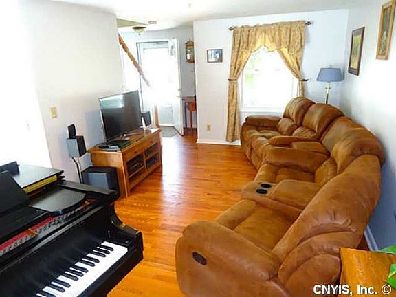 4th image of 5055 Hackberry Ln
