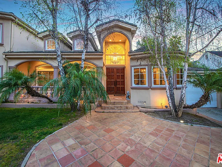 4063 Benedict Canyon Dr — Photo 3
