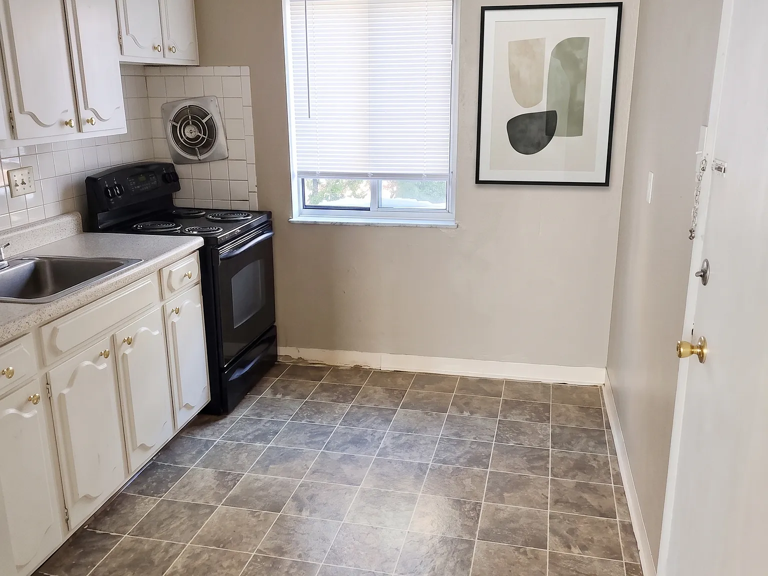 7705 Circle Drive - A — Photo 3