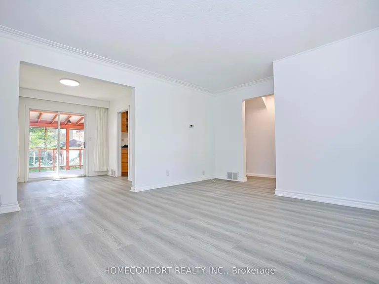 247 Parkview Ave — Photo 5