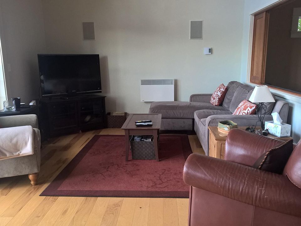 2nd image of 19608 View Ter NE