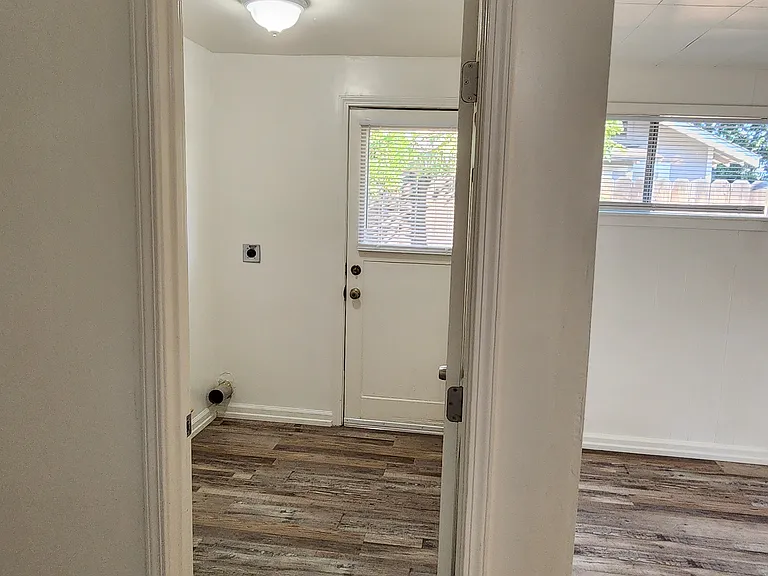 1218 S Watson St — Photo 19
