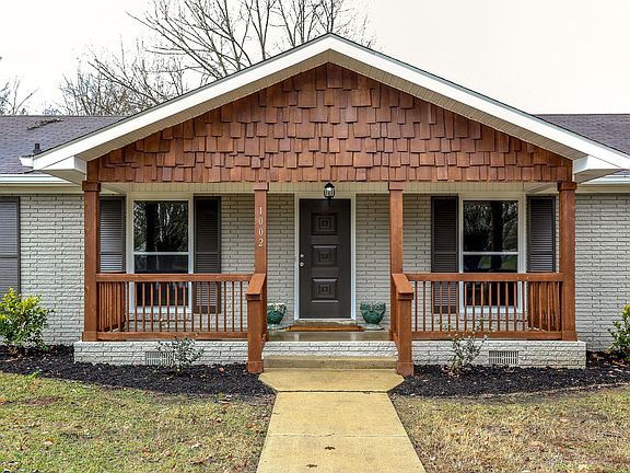 2nd image of 1002 Minerva Dr