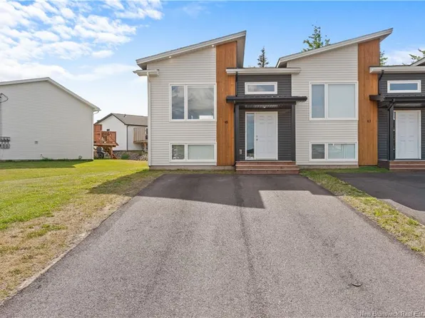 65 Aime St, Dieppe, NB E1A 9M3