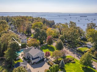 170 Ocean Dr W, Stamford, CT 06902