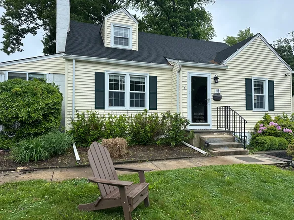 16 Pilgrim Dr, Greenwich, CT 06831