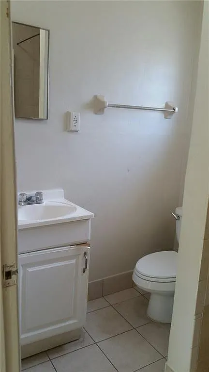 Studio, 1.0 bath, 400 sqft, $1,200 — Photo 4