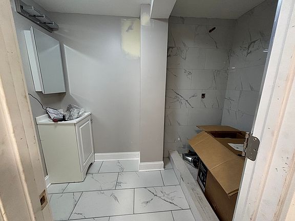 5th image of 4650 N Paulina St #E