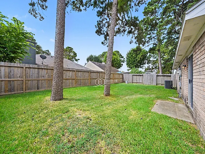 9415 Wallingham Dr — Photo 22
