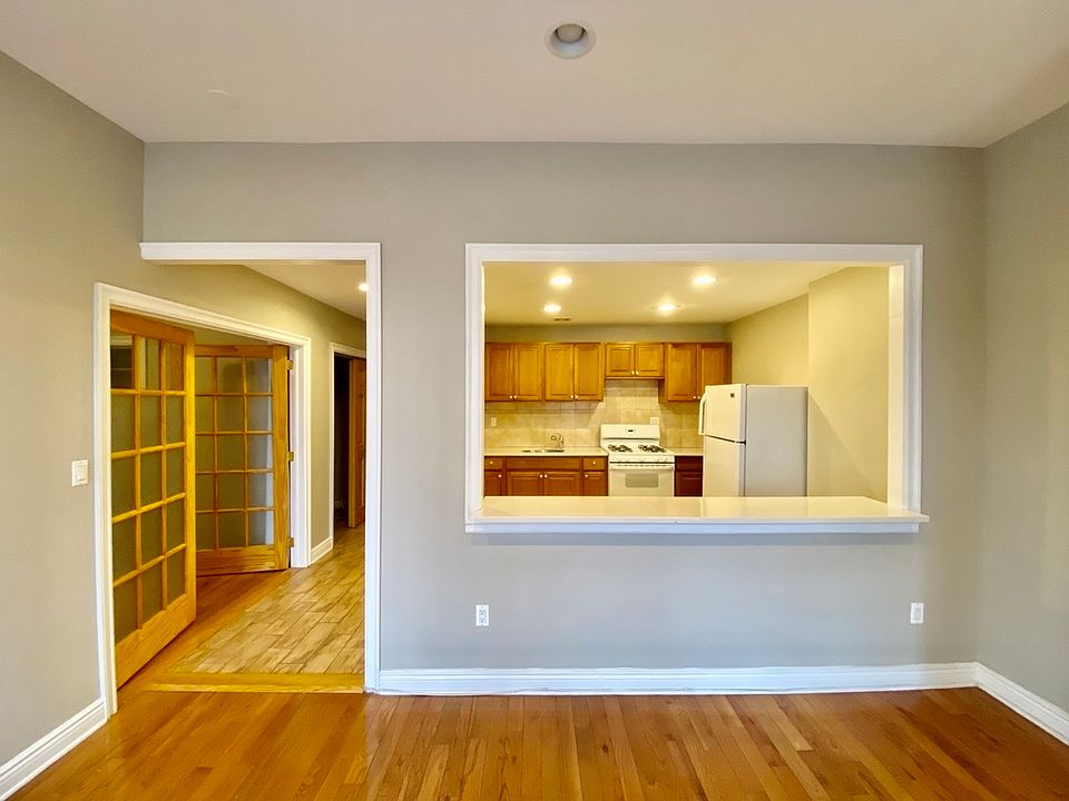 1st image of 32-55 Steinway St #2D