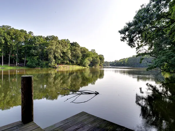 (undisclosed Address), Williamsburg, VA 23185