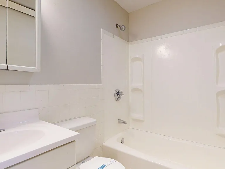 298 Meridian St #5 — Photo 8