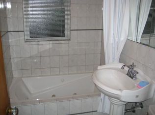 8955 S Blackstone Ave APT 2W, Chicago, IL 60619