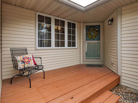 2nd image of 815 SE 55th St