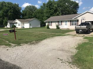 309 N 10th St, Altamont, IL 62411