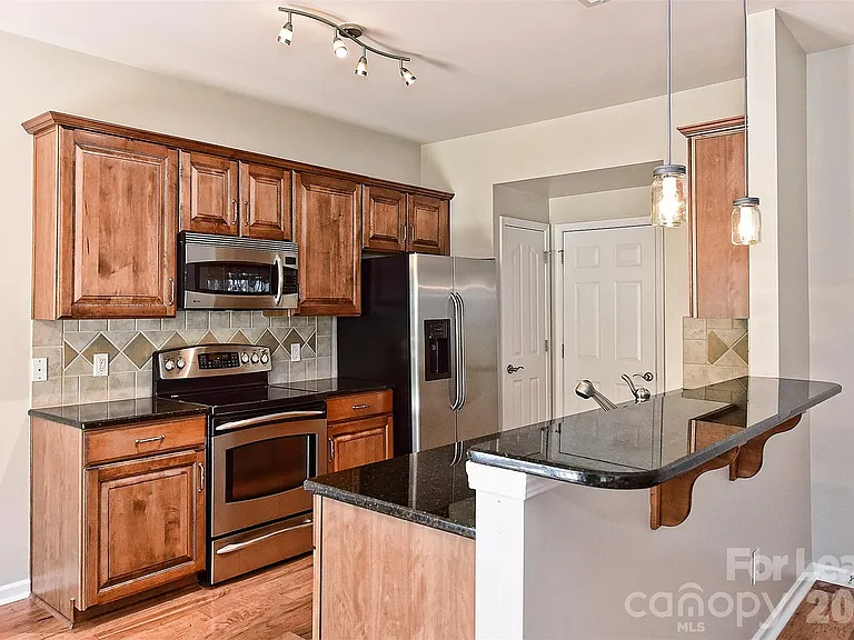 9824 Carson Whitley Ave — Photo 4