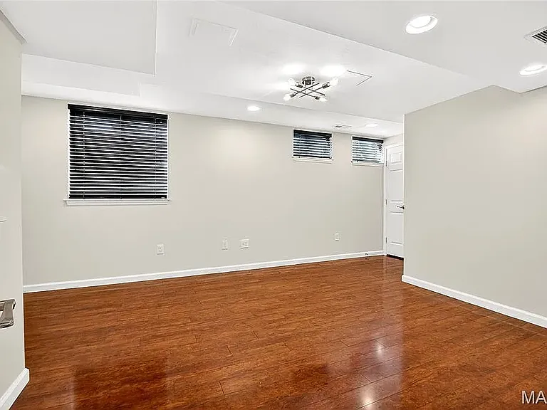 480 Coachgate Ct — Photo 23