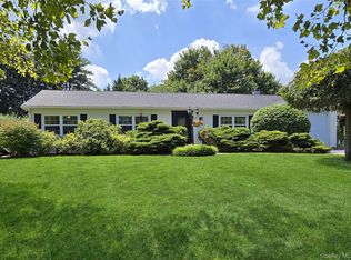 82 Chelsea Dr, Mount Sinai, NY 11766