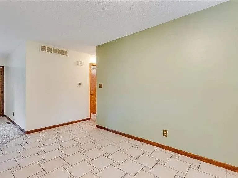 3321 Clove Cir — Photo 11