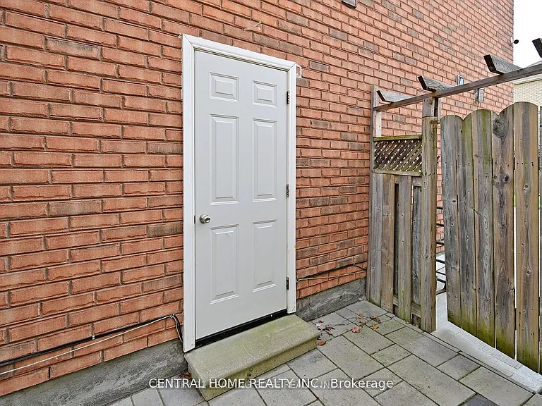 47 Stella Dr #BASEMENT — Photo 3
