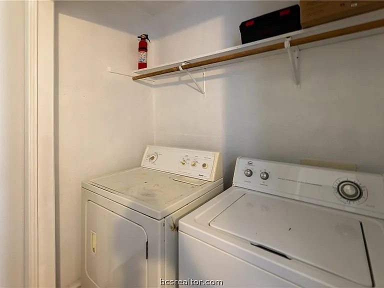 704 Edgemore Dr — Photo 19