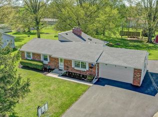 196 Peachblow Rd, Lewis Center, OH 43035