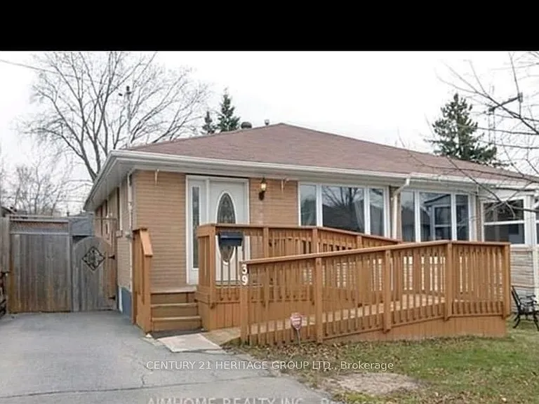 39 Lindsay Ave #MAIN FLOOR — Photo 1