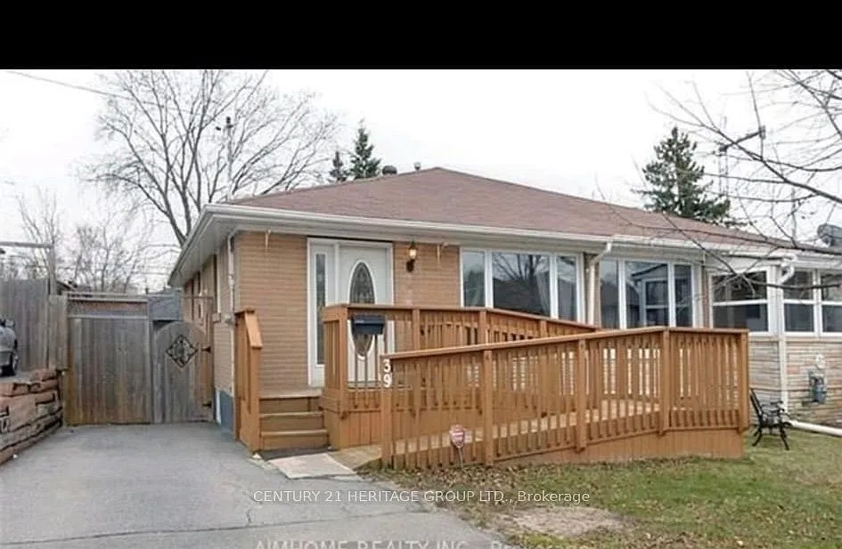 39 Lindsay Ave #MAIN FLOOR