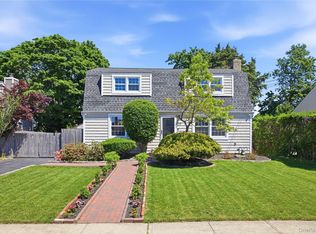 25 Parkdale Drive, North Babylon, NY 11703