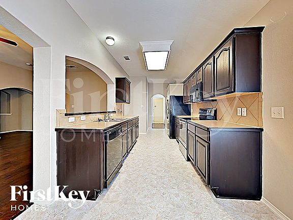 3rd image of 1820 Fairbanks Dr