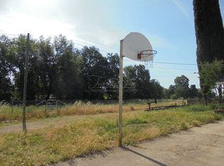 19625 Clover Rd, Redding, CA 96002