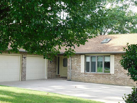 2nd image of 100 Beachwood Dr