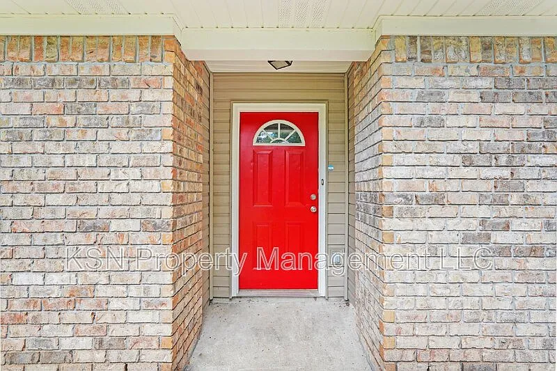 3 bed, 2.0 bath, 1588 sqft, $2,190 — Photo 3